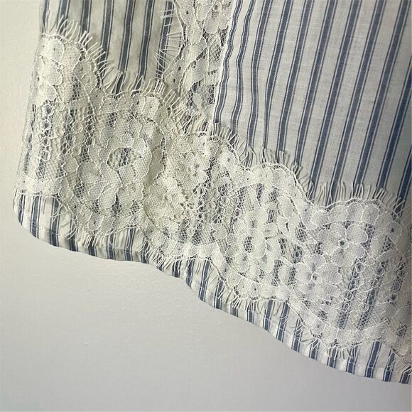 Women's Blue Striped Lace Bell Sleeve Blouse Size M Casual - Picture 3 of 6